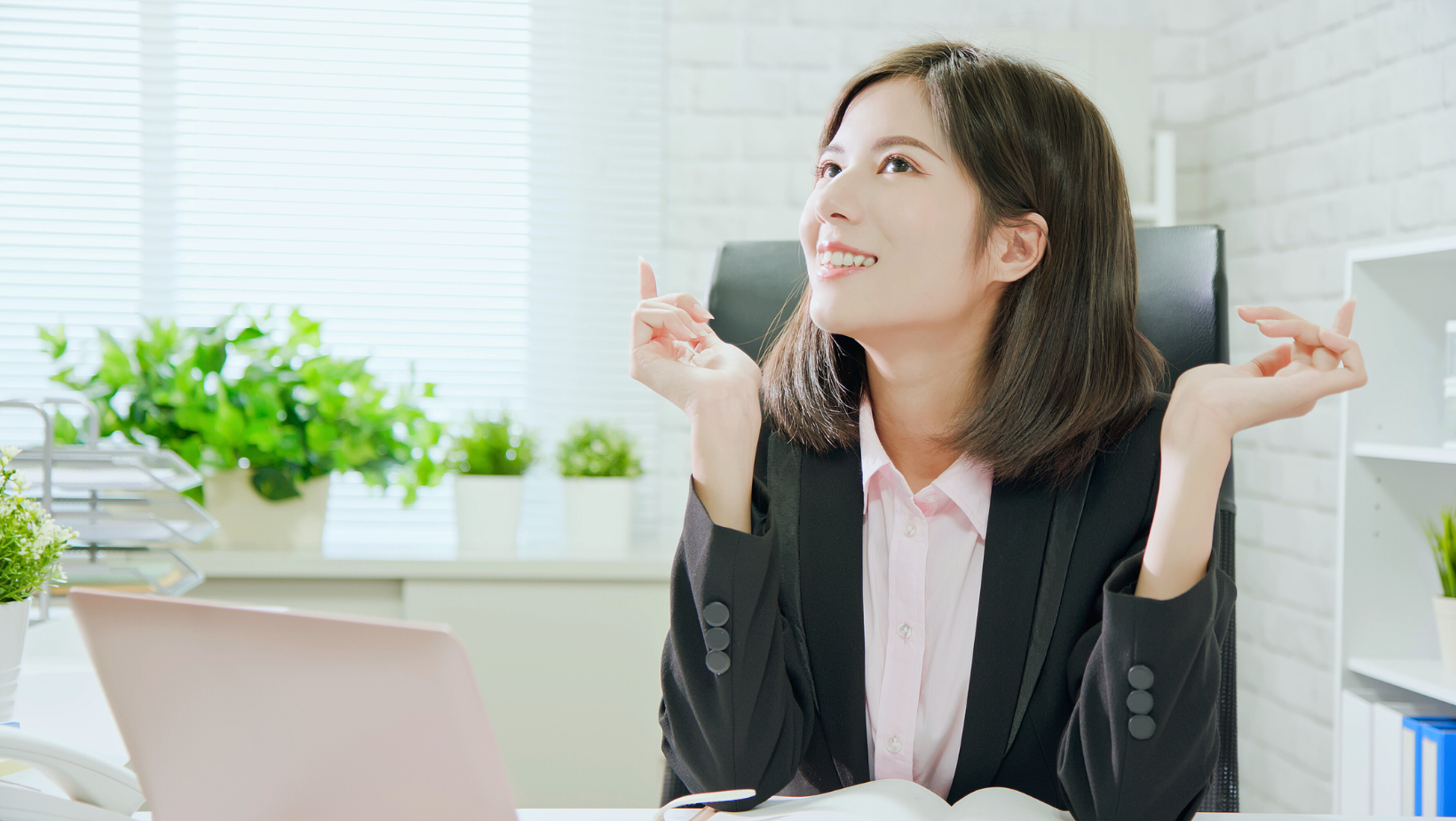 Who Should Hire a VA - Blog